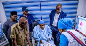 2019 Polls: Buhari Hosts APC-PCC Staff Situation Room To `Victory Dinner’