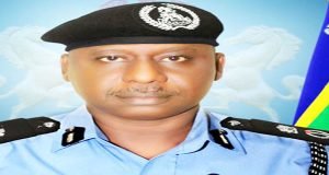 Yaki Da Rashawa: ‘Yan Sanda Sun Bada Belin Farfesa Maurice Iwu A Jihar Imo