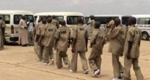 Insurgency: 600 Repentant Boko Haram Members Pledge Loyalty To Nigeria