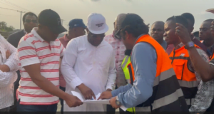 Infrastructure: Minister Inspects Enugu-Port Harcourt Road As Work Resumes.