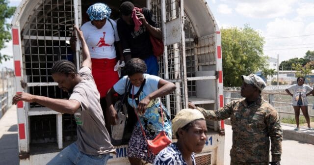 2024 03 17T000000Z 1916682680 RC2TN6AD89W5 RTRMADP 3 DOMINICAN REPUBLIC SECURITY 1712260121